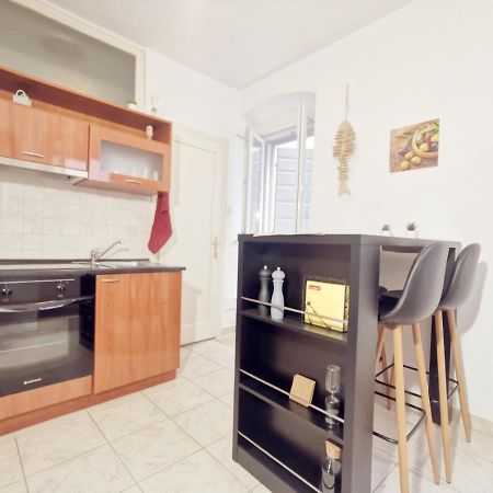 One Bedroom Apartment In The Old Town Split Bagian luar foto