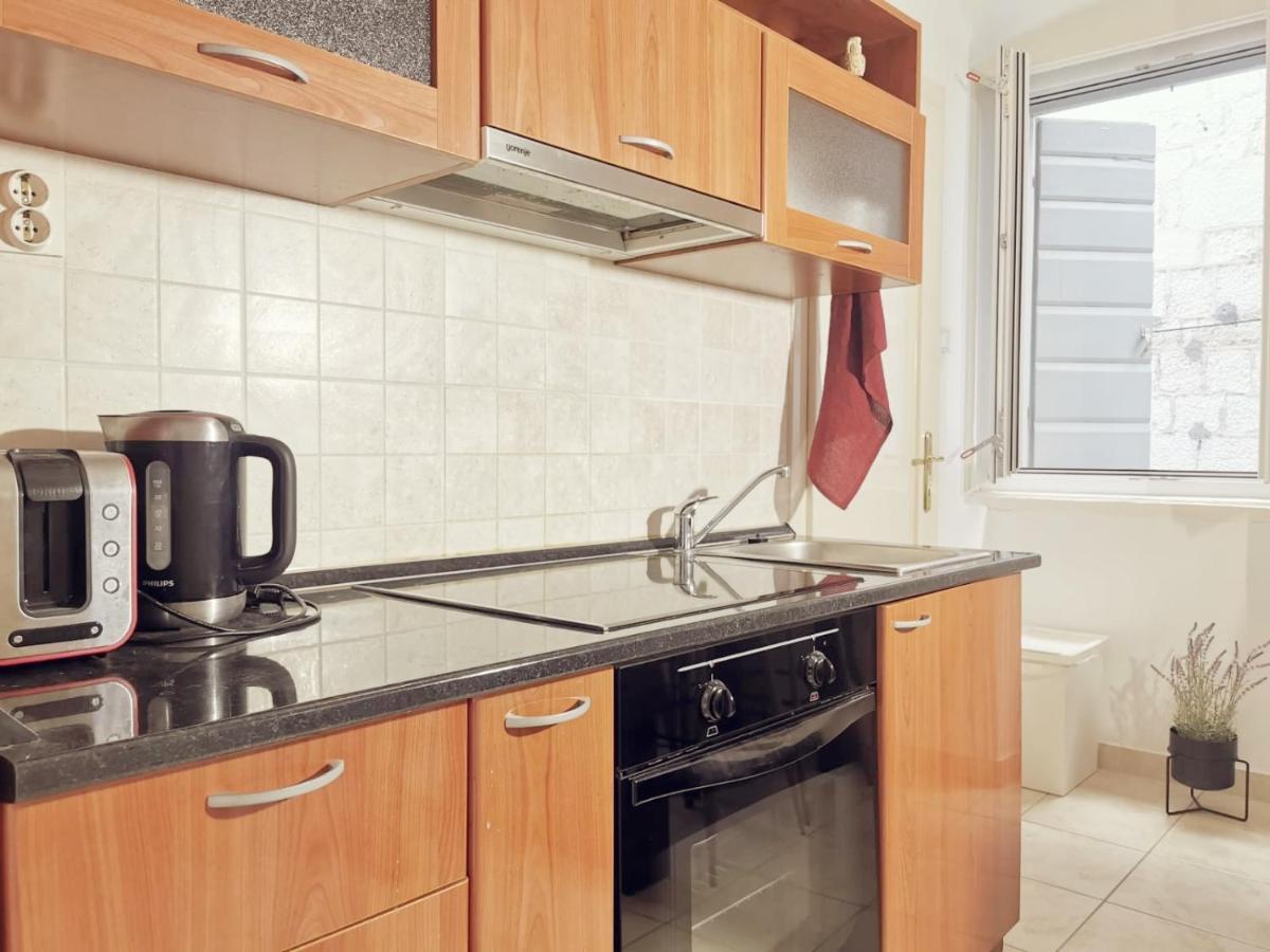 One Bedroom Apartment In The Old Town Split Bagian luar foto