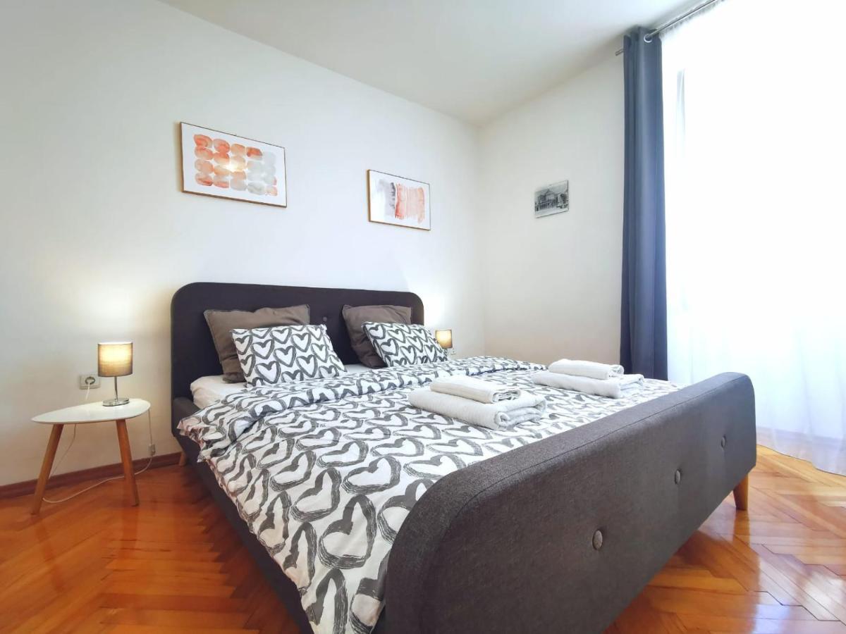 One Bedroom Apartment In The Old Town Split Bagian luar foto